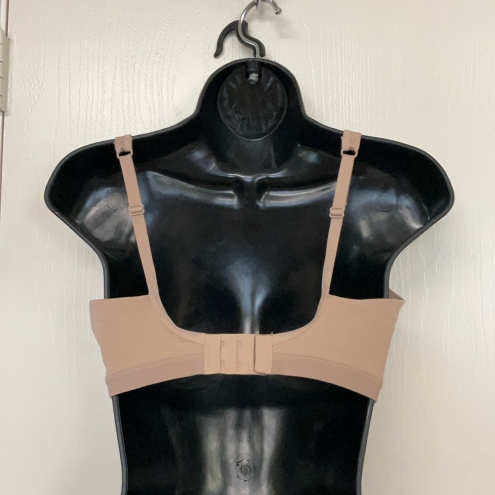 🔴Warner's Soft Beige Bra - Picture 2 of 6